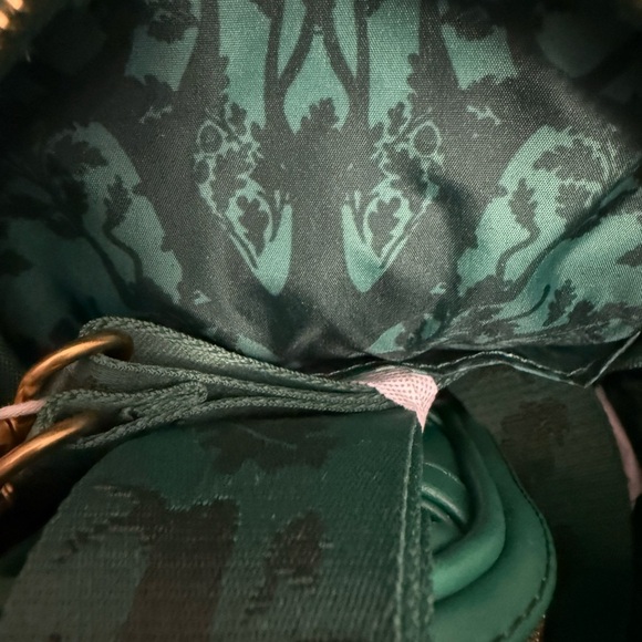 Bambi Quilted Texture Convertible Sling Crossbody Bag with Coin Bag NWT - Picture 4 of 5